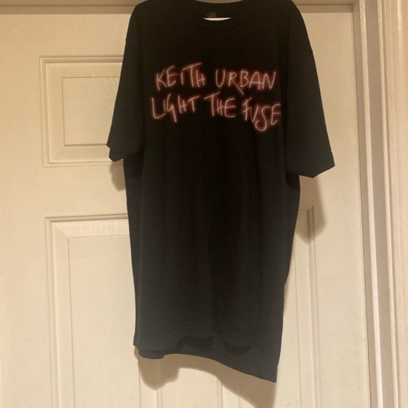 Keith Urban Light The Fuse Concert T-Shirt Size Women’s Medium - Picture 2 of 6